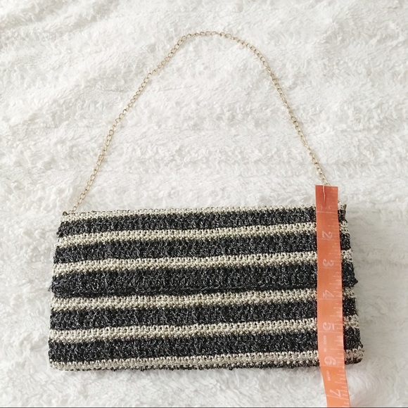 3/$30 Vintage Metallic Gold + Black Clutch/Purse - Picture 3 of 6